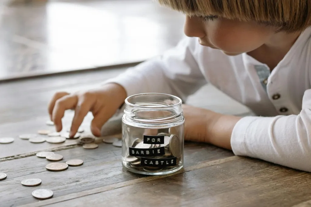 Simple Ways to Teach Kids the Value of Money Through Chores